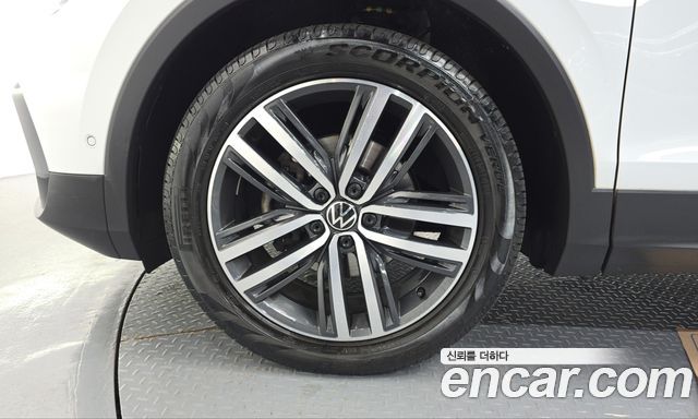 Volkswagen Tiguan (II) 2.0 TDI Prestige 2022 — фото 5