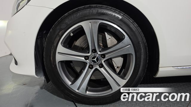 Mercedes-Benz E-Class (W213) E300 Avantgarde 2019 — фото 5