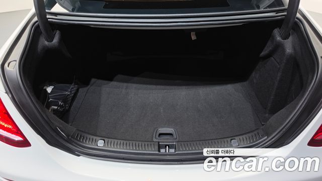 Mercedes-Benz E-Class (W213) E300 Avantgarde 2019 — фото 23