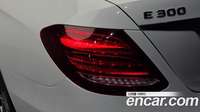 Mercedes-Benz E-Class (W213) E300 Avantgarde 2019 — фото 29