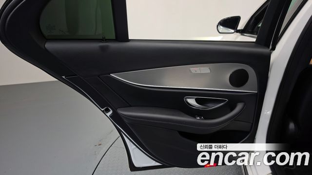 Mercedes-Benz E-Class (W213) E300 Avantgarde 2019 — фото 31
