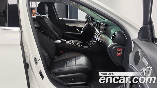Mercedes-Benz E-Class (W213) E300 Avantgarde 2019 — фото 32