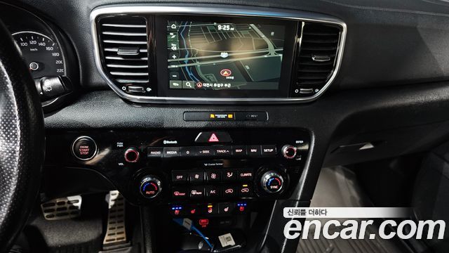 Kia Sportage The Bold Diesel 2.0 2WD Signature 2020 — фото 14