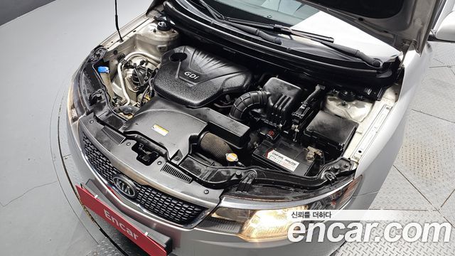 Kia Forte 1.6 GDI Luxury Standard 2012 — фото 6