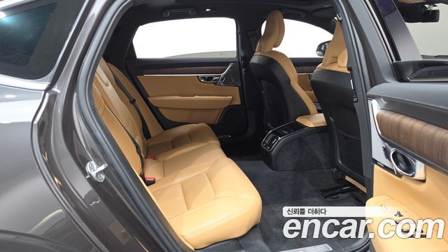 Volvo S90 B5 Ultimate Bright 2023 — фото 11
