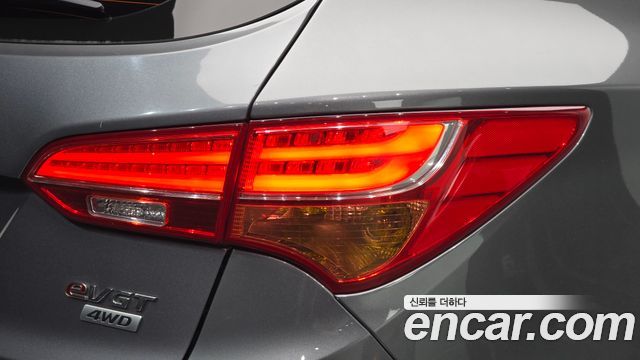Hyundai Santa Fe (DM) Diesel(e-VGT) 2.0 4WD Exclusive 2015 — фото 23
