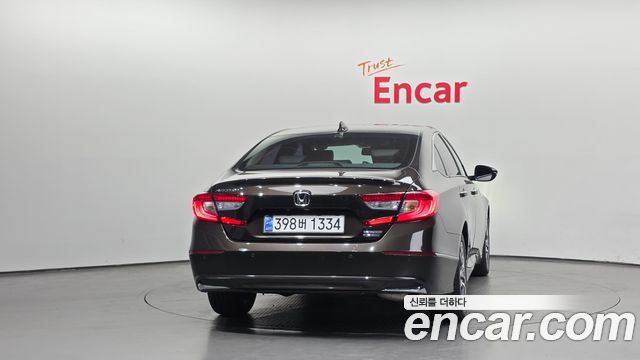 Honda Accord (X) 2.0 Hybrid Touring 2018 — фото 4