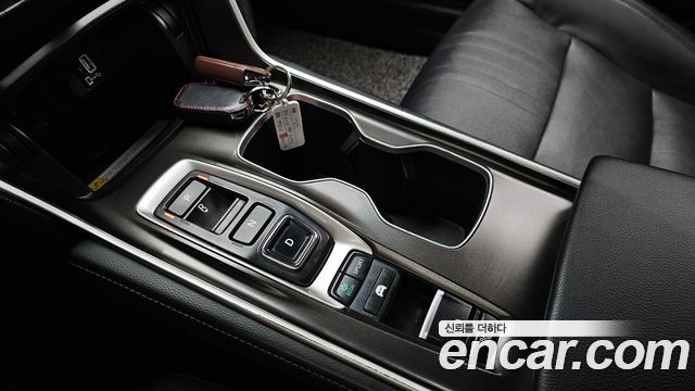Honda Accord (X) 2.0 Hybrid Touring 2018 — фото 9
