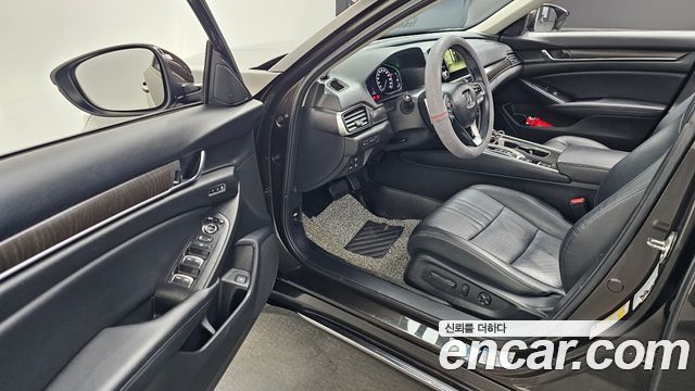 Honda Accord (X) 2.0 Hybrid Touring 2018 — фото 10