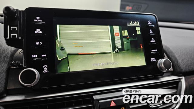 Honda Accord (X) 2.0 Hybrid Touring 2018 — фото 18
