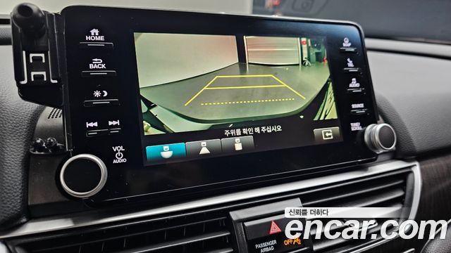 Honda Accord (X) 2.0 Hybrid Touring 2018 — фото 19