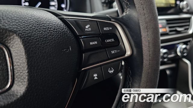 Honda Accord (X) 2.0 Hybrid Touring 2018 — фото 20