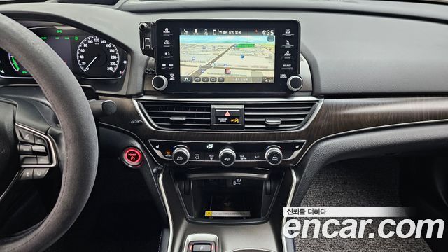 Honda Accord (X) 2.0 Hybrid Touring 2018 — фото 22