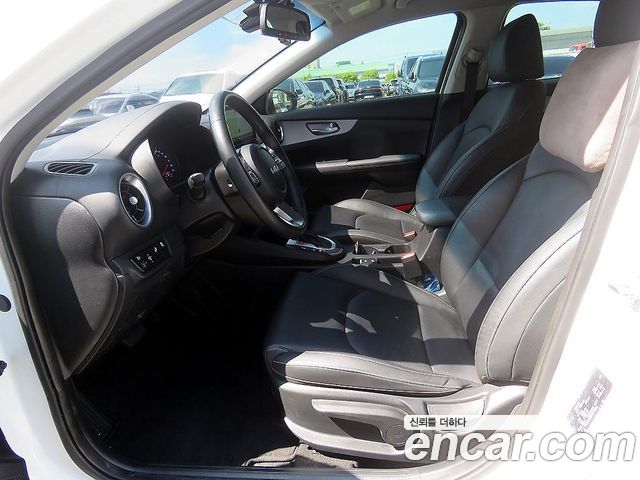 Kia K3 (II) 1.6 Prestige 2022 — фото 8