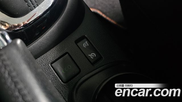 Renault Korea QM3 RE Signature 2017 — фото 18