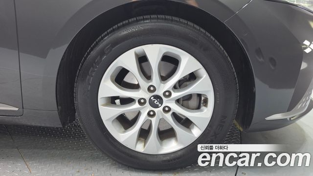 Kia K8 2.5 Gasoline 2WD Noblesse 2023 — фото 21