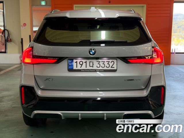 BMW X1 (U11) sDrive 20i M Sport 2023 — фото 4