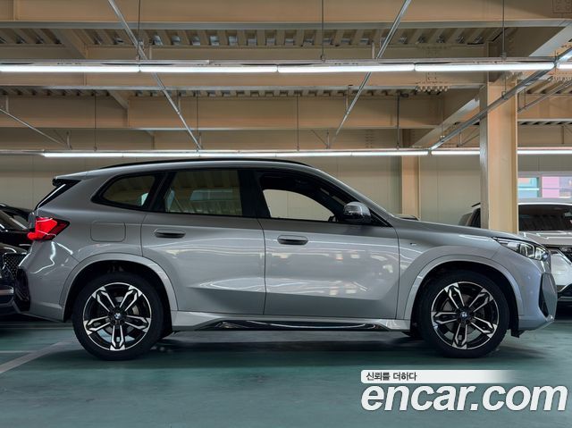 BMW X1 (U11) sDrive 20i M Sport 2023 — фото 5