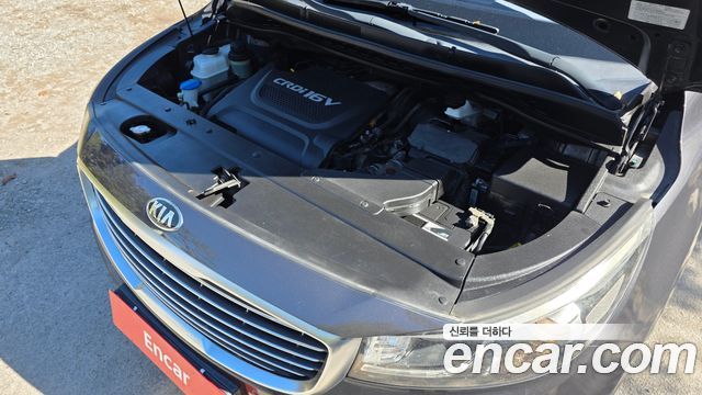 Kia Carnival 9-seater Prestige 2018 — фото 6