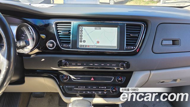 Kia Carnival 9-seater Prestige 2018 — фото 14
