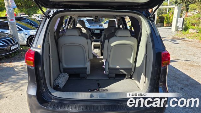 Kia Carnival 9-seater Prestige 2018 — фото 18
