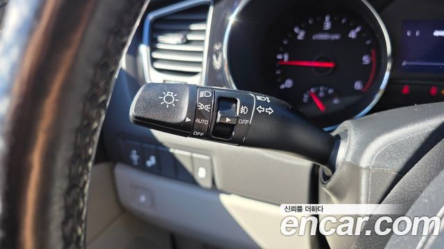 Kia Carnival 9-seater Prestige 2018 — фото 30