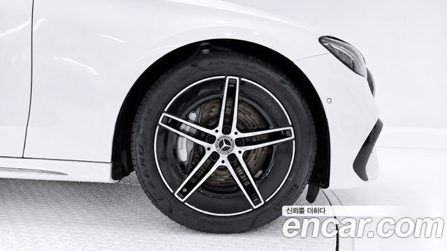 Mercedes-Benz E-Class (W214) E200 AMG Line 2026 — фото 5