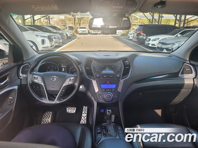 Hyundai Santa Fe (DM) Diesel(e-VGT) 2.0 4WD Exclusive Special 2015 — фото 16