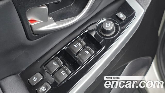 KG Mobility (SsangYong) Korando C 2.0 CVT 2WD Deluxe 2014 — фото 12