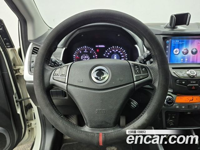 KG Mobility (SsangYong) Korando C 2.0 CVT 2WD Deluxe 2015 — фото 9