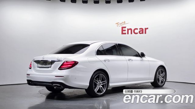 Mercedes-Benz E-Class (W213) E300 4MATIC AMG Line 2020 — фото 2