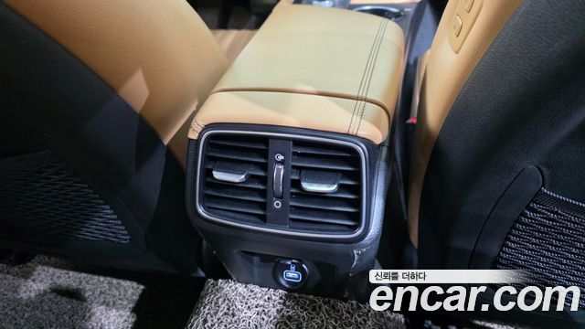 Genesis G70 Gasoline 2.0T 4WD 2022 — фото 36