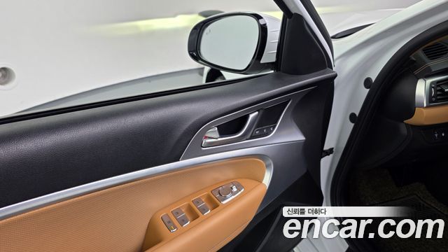 Genesis G70 Gasoline 2.0T 4WD 2022 — фото 37