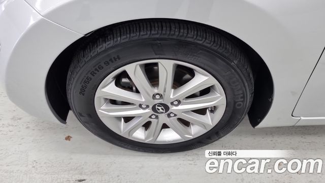 Hyundai Avante 1.6 GDi Modern Standard 2015 — фото 5