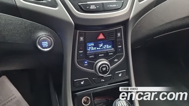 Hyundai Avante 1.6 GDi Modern Standard 2015 — фото 15