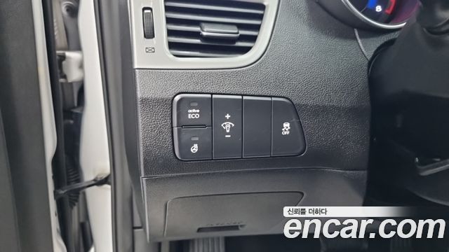 Hyundai Avante 1.6 GDi Modern Standard 2015 — фото 18