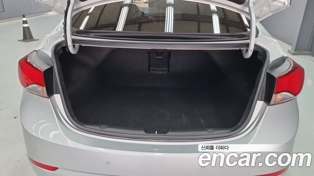 Hyundai Avante 1.6 GDi Modern Standard 2015 — фото 22