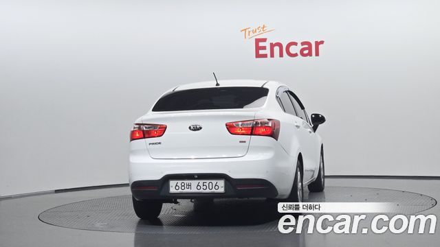Kia Pride 1.6 GDI Sedan Luxury 2013 — фото 4