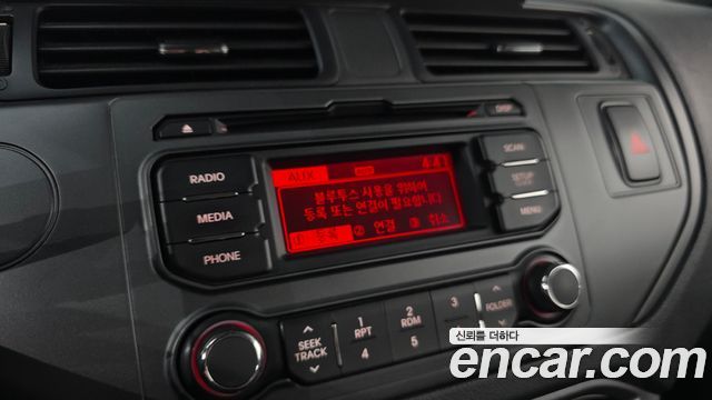 Kia Pride 1.6 GDI Sedan Luxury 2013 — фото 16