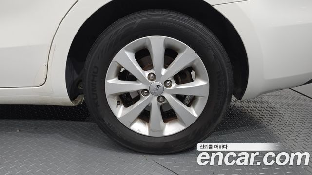 Kia Pride 1.6 GDI Sedan Luxury 2013 — фото 21