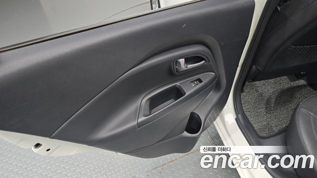 Kia Pride 1.6 GDI Sedan Luxury 2013 — фото 25