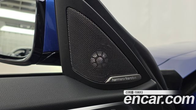 BMW i4 eDrive40 M Sports Pro 2023 — фото 17