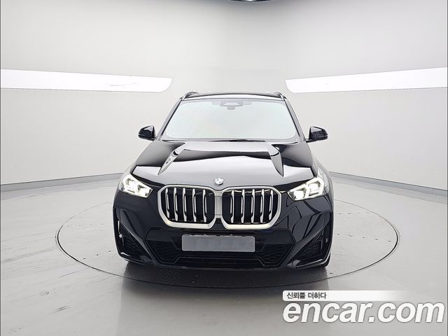 BMW X1 (U11) sDrive 20i M Sport 2023 — фото 3