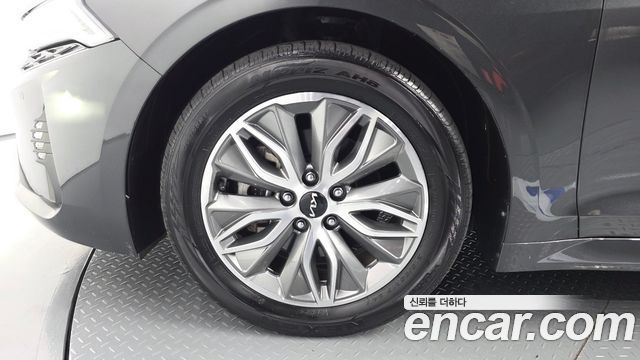 Kia K5 Hybrid (III) Prestige 2022 — фото 21