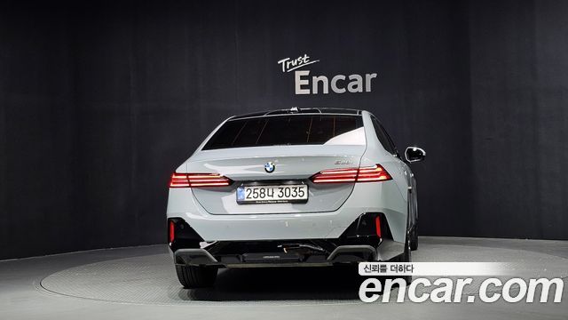 BMW 5 Series (G60) 520i M Sport 2025 — фото 4