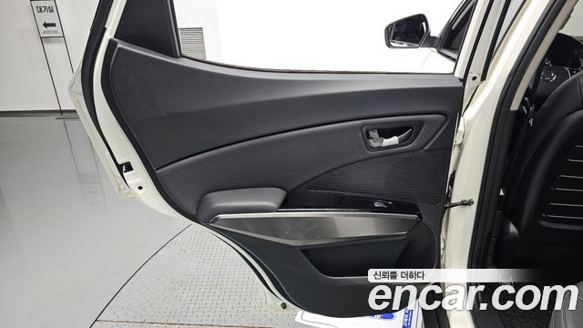 KG Mobility (SsangYong) Very New Tivoli Gasoline 1.5 2WD V3 2021 — фото 25