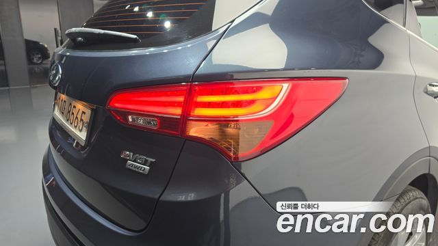 Hyundai Santa Fe (DM) Diesel(e-VGT) 2.2 4WD Exclusive 2015 — фото 23