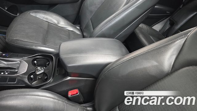 Hyundai Santa Fe (DM) Diesel(e-VGT) 2.2 4WD Exclusive 2015 — фото 28