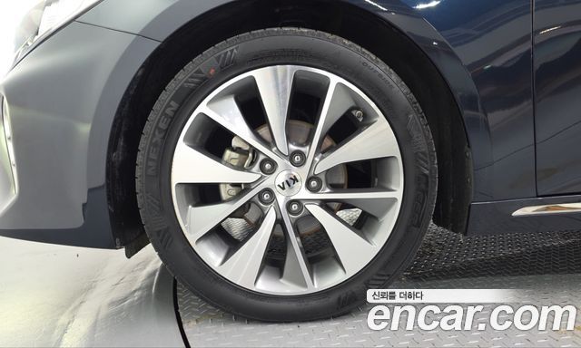 Kia K5 (II) 2.0 SX Prestige 2017 — фото 5