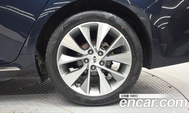 Kia K5 (II) 2.0 SX Prestige 2017 — фото 21